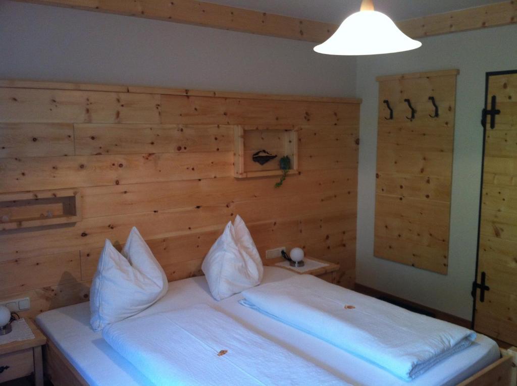 Pension Und Apartment Edelweiss ハイリゲンブルート 部屋 写真